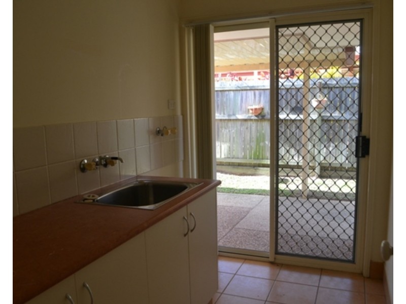 2/13 Jacqueline Avenue, Labrador QLD 4215
