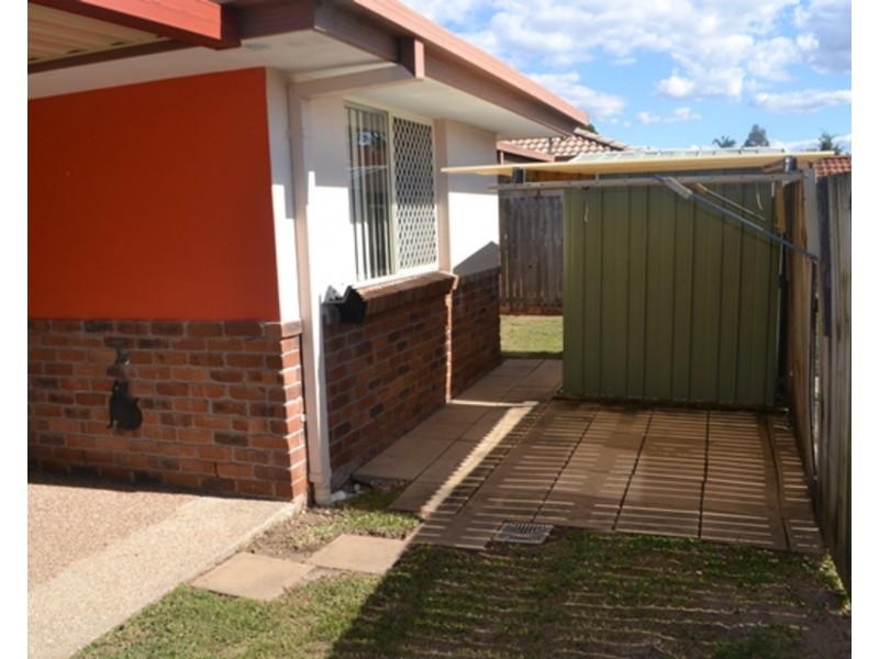 2/13 Jacqueline Avenue, Labrador QLD 4215