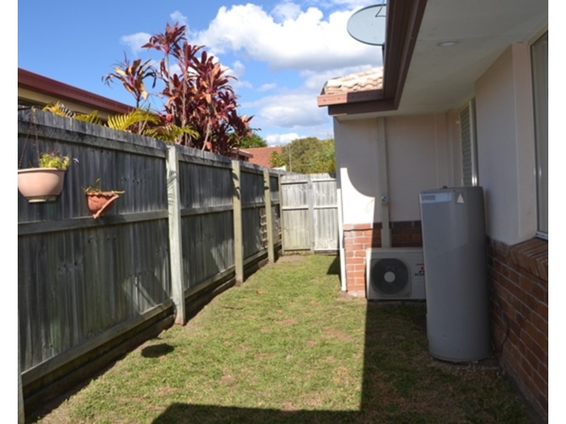 2/13 Jacqueline Avenue, Labrador QLD 4215
