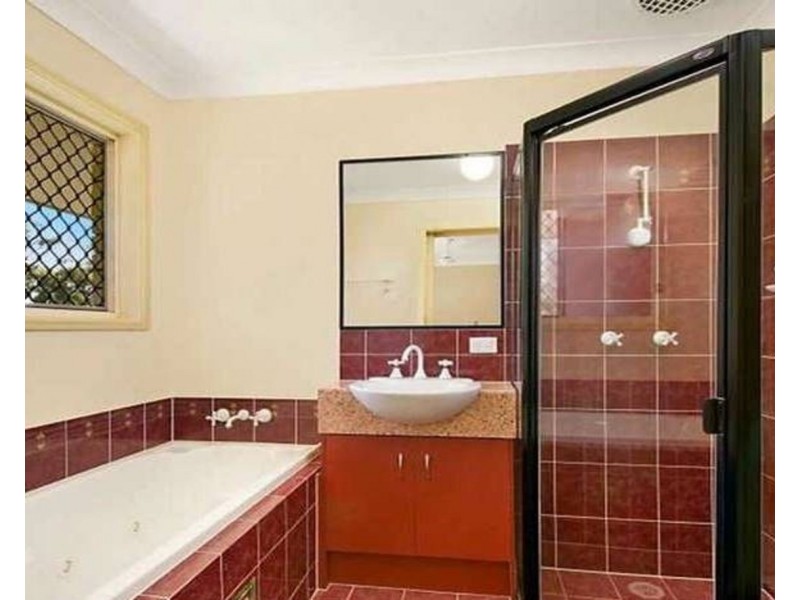 65 Zane Street, Molendinar QLD 4214