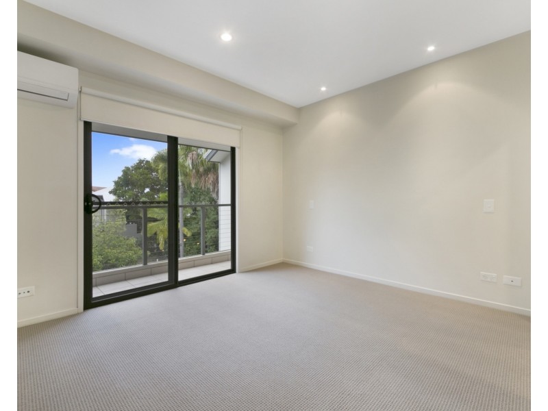 4A/73 Benowa Road, Southport QLD 4215