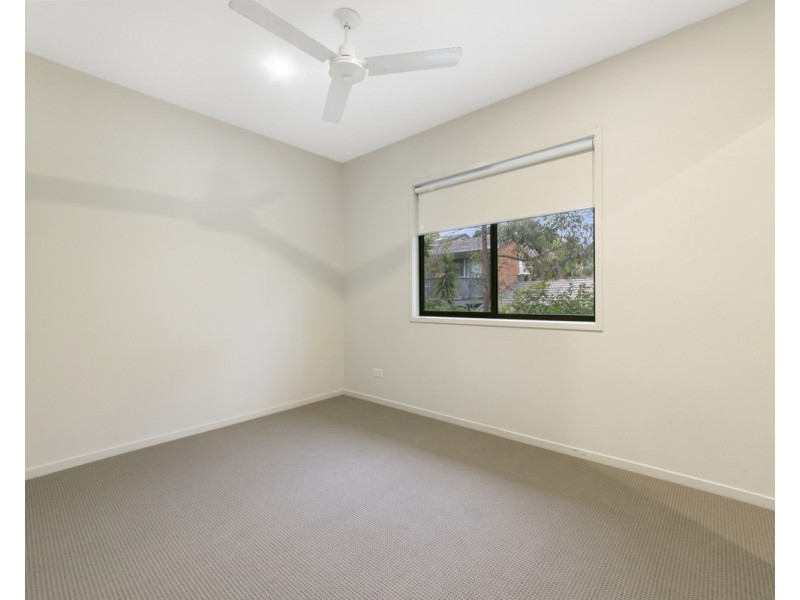 4A/73 Benowa Road, Southport QLD 4215