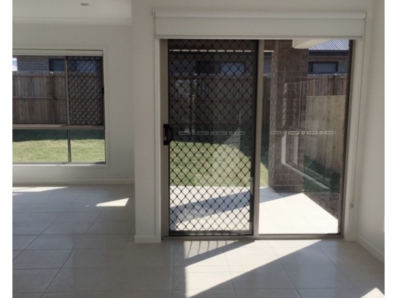 30 Arundel Springs Avenue, Arundel QLD 4214