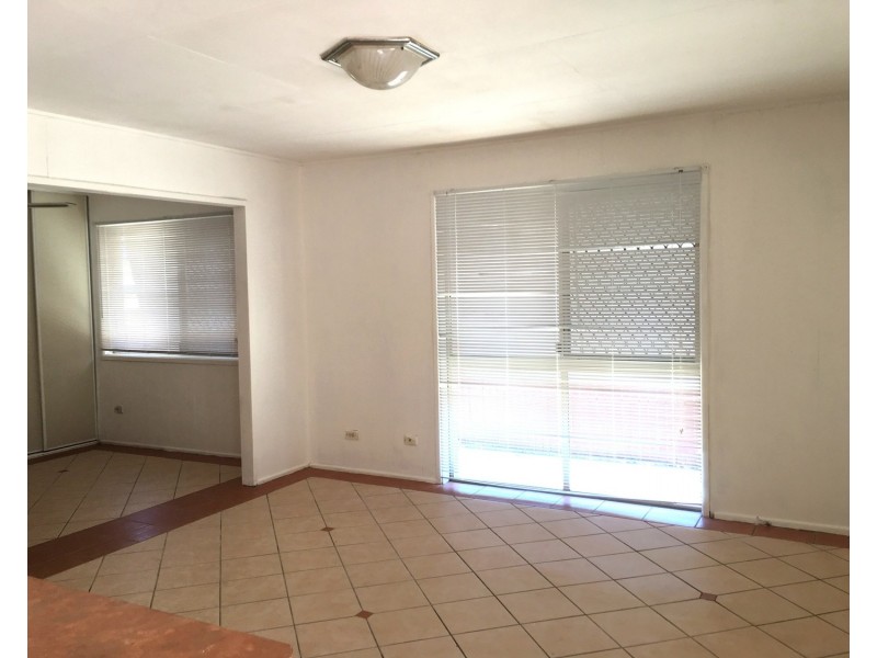 1/96 Imperial Parade, Labrador QLD 4215