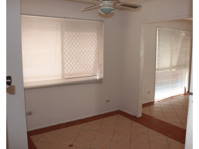 1/96 Imperial Parade, Labrador QLD 4215