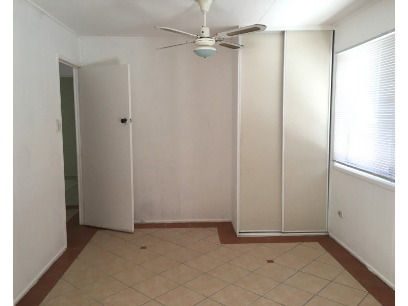 1/96 Imperial Parade, Labrador QLD 4215