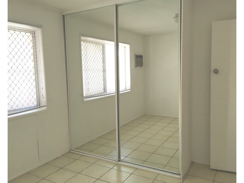 1/96 Imperial Parade, Labrador QLD 4215