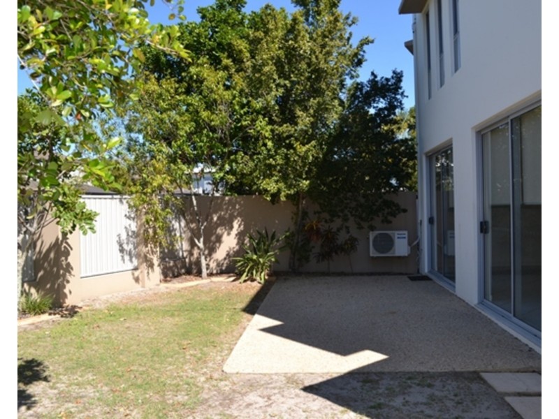 1B Bradbrook Street, Southport QLD 4215