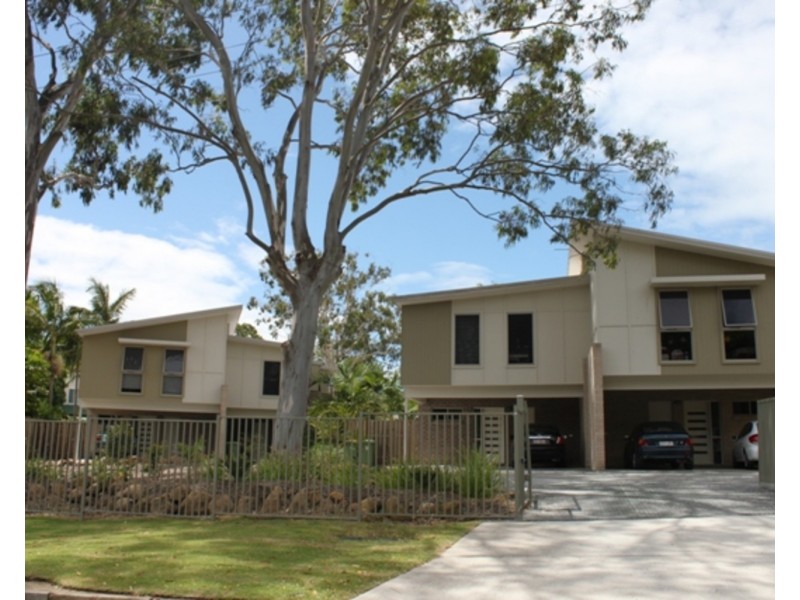 2/135 Falconer Street, Southport QLD 4215
