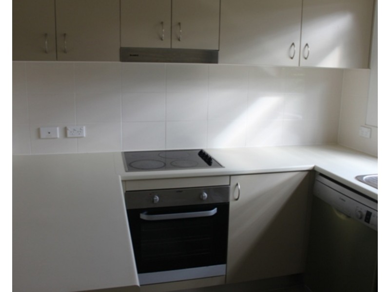 9/13d Wyndham Avenue, Southport QLD 4215