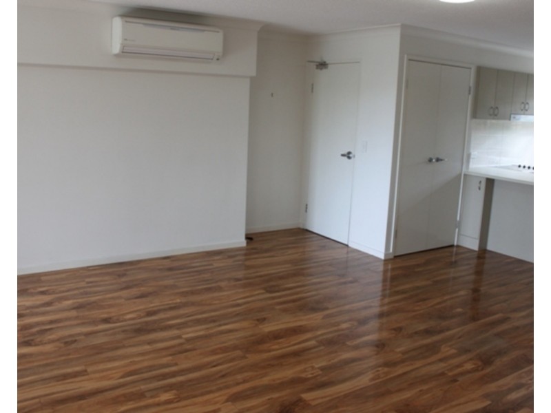 9/13d Wyndham Avenue, Southport QLD 4215