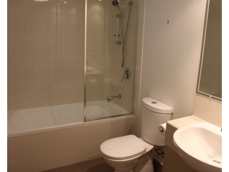 9/13d Wyndham Avenue, Southport QLD 4215