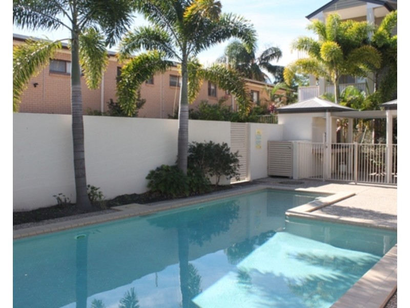 9/13d Wyndham Avenue, Southport QLD 4215