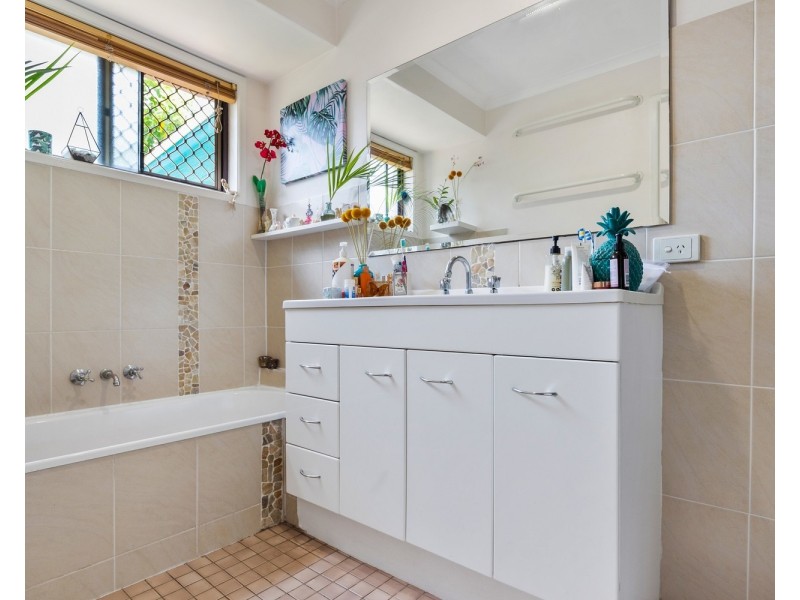 2/25 Hollywood Place, Oxenford QLD 4210