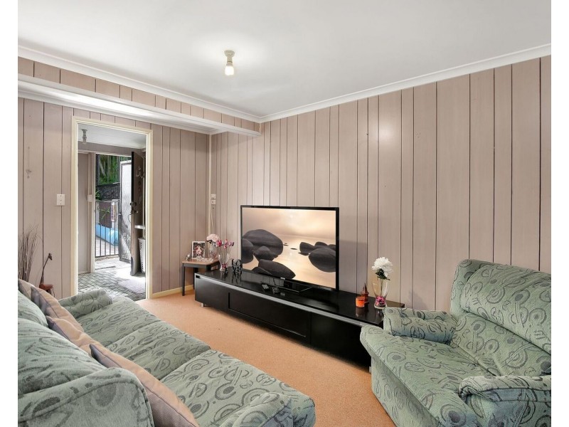 2a Warrawee Avenue, Ashmore QLD 4214