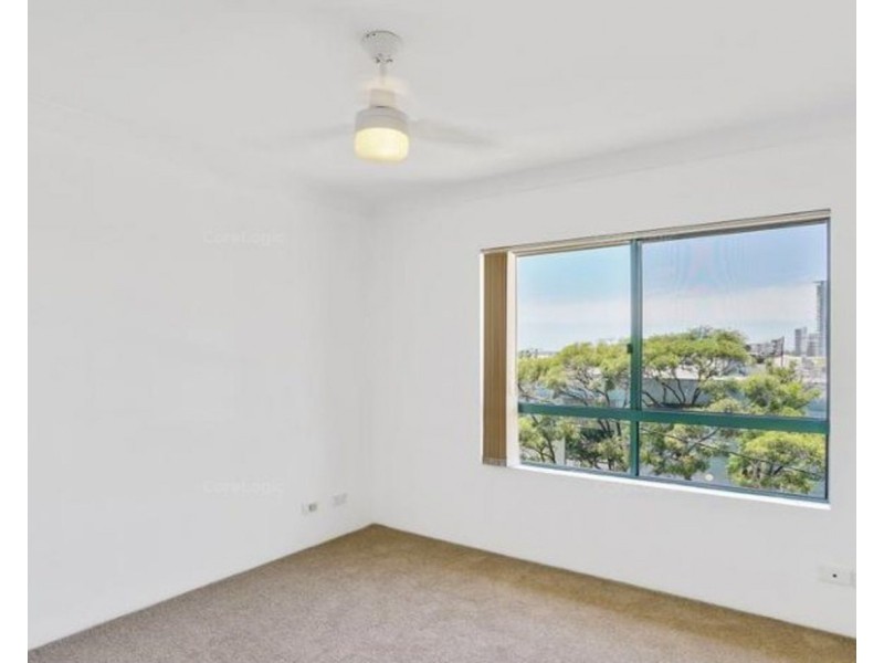 11/12 Gillian Lane, Southport QLD 4215