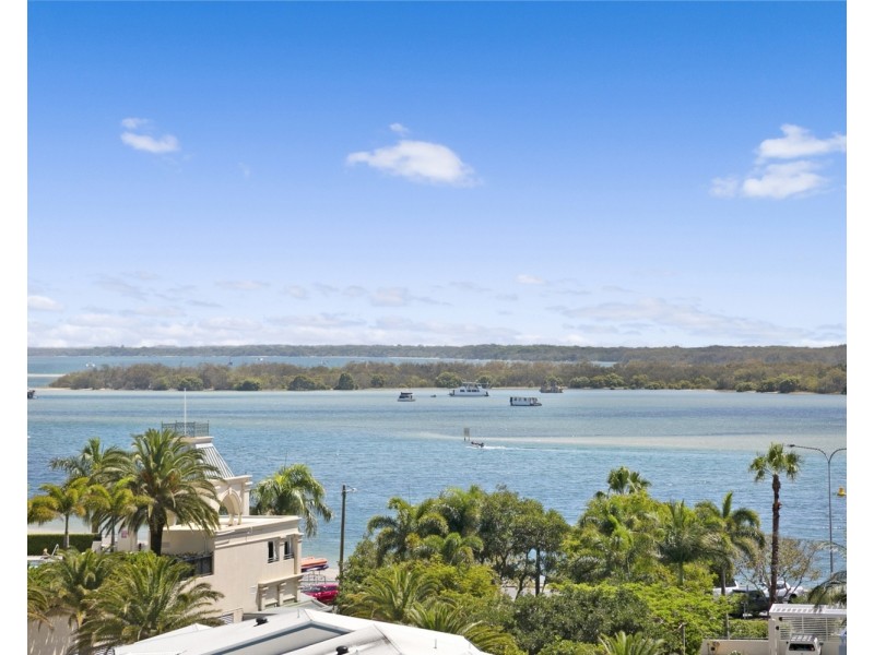 609/20 Labrador Street, Labrador QLD 4215