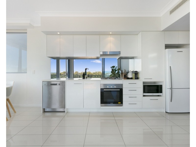 609/20 Labrador Street, Labrador QLD 4215