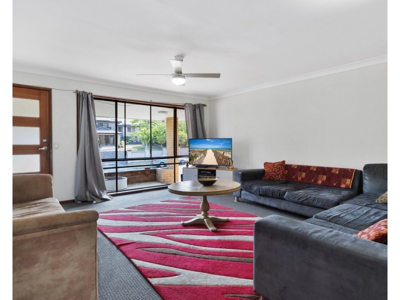 23 Loweana Street, Southport QLD 4215