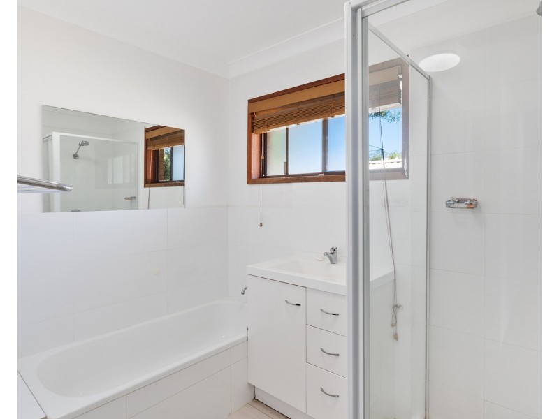 23 Loweana Street, Southport QLD 4215