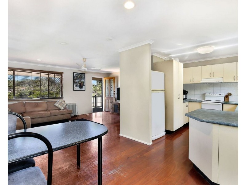 2b Warrawee Avenue, Ashmore QLD 4214