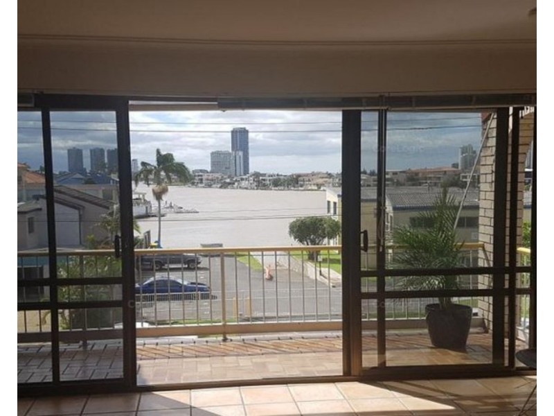 16/112 Stanhill Drive, Chevron Island QLD 4217