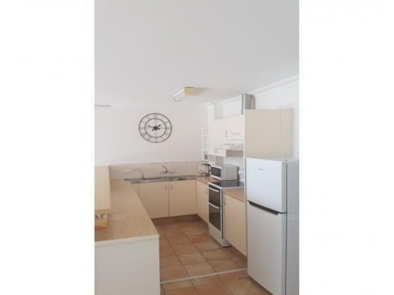 16/112 Stanhill Drive, Chevron Island QLD 4217