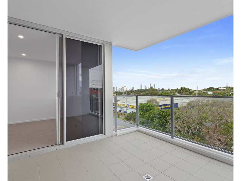 204/26 Spendelove Avenue, Southport QLD 4215