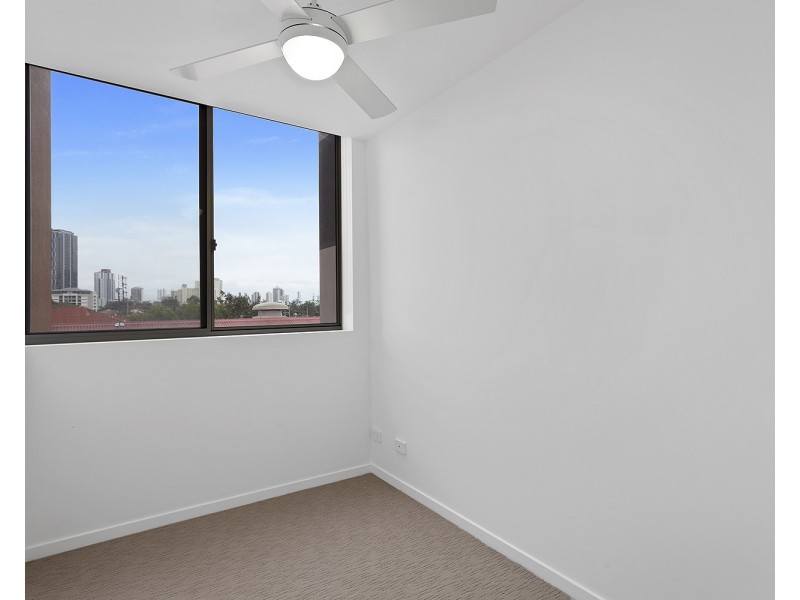 204/26 Spendelove Avenue, Southport QLD 4215