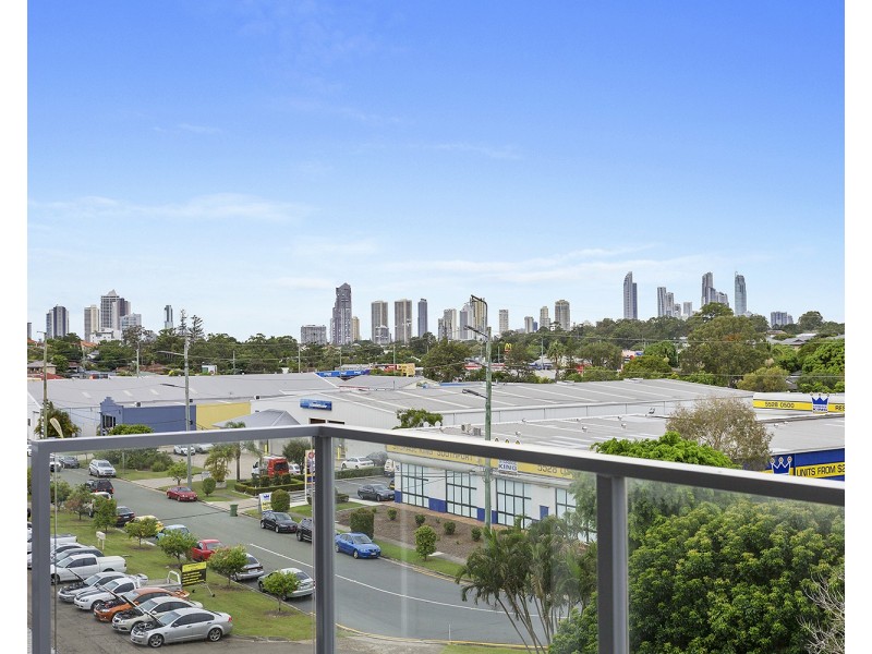 204/26 Spendelove Avenue, Southport QLD 4215