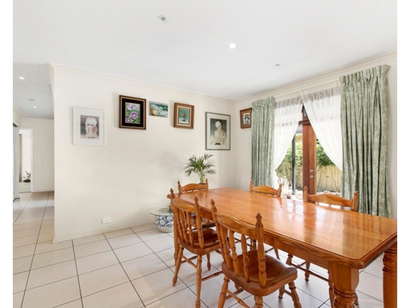 40 Ashgrove Avenue, Runaway Bay QLD 4216