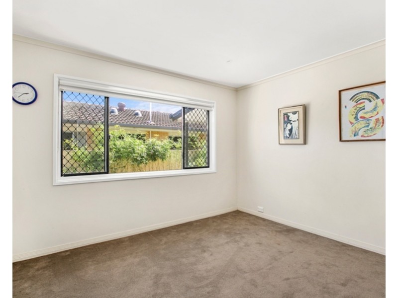 40 Ashgrove Avenue, Runaway Bay QLD 4216