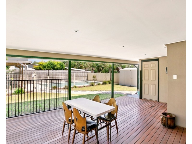 40 Ashgrove Avenue, Runaway Bay QLD 4216