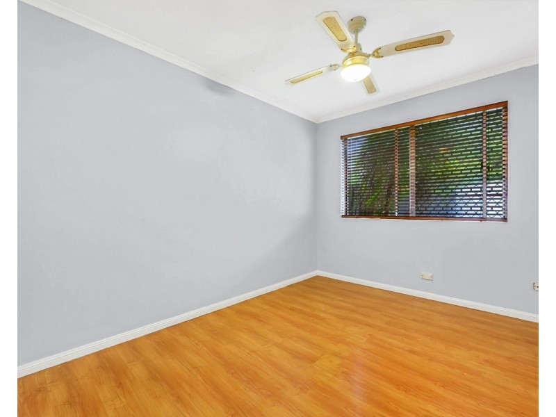 2/118 Kumbari Avenue, Labrador QLD 4215