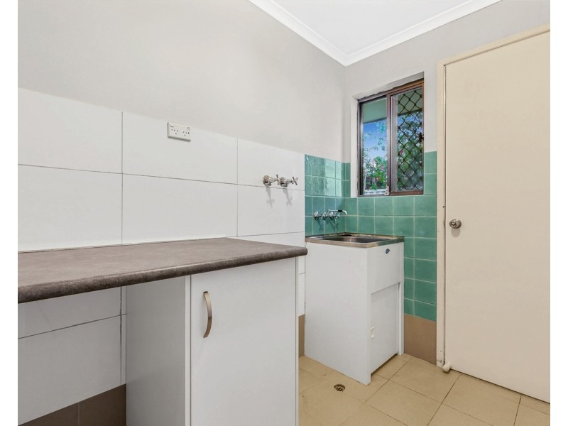 2/118 Kumbari Avenue, Labrador QLD 4215