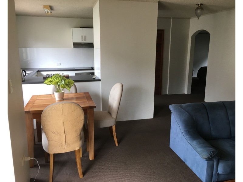 2/29 Lenneberg Street, Southport QLD 4215