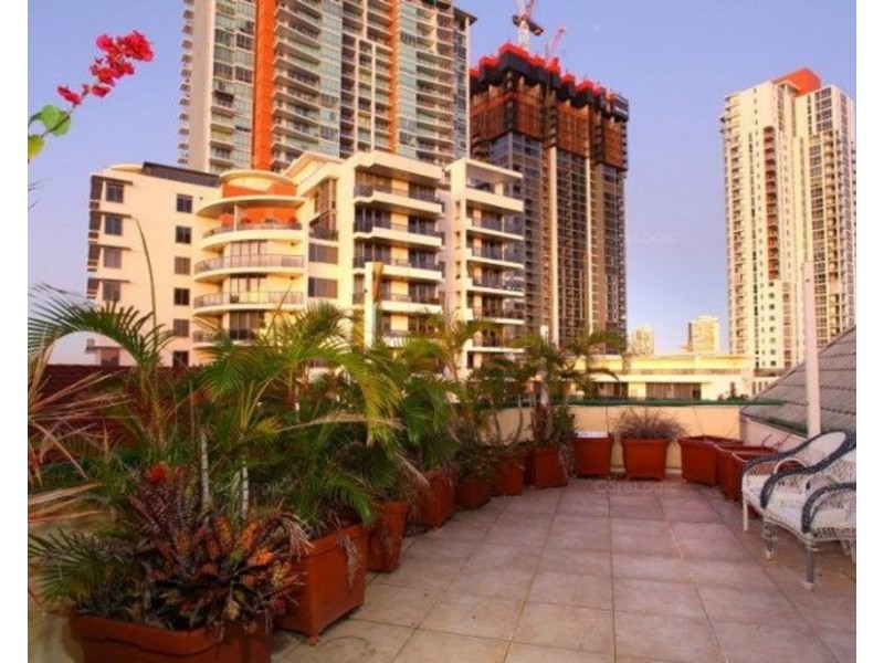 15/61 Bauer Street, Southport QLD 4215
