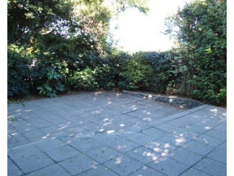 1/167 Olsen Avenue, Labrador QLD 4215