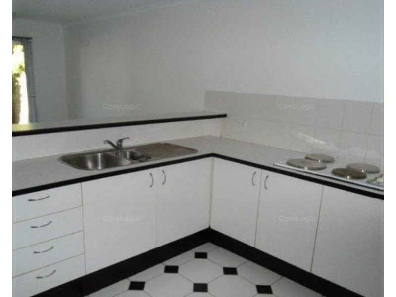 1/167 Olsen Avenue, Labrador QLD 4215