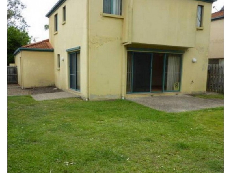 174 Greenacre Drive, Arundel QLD 4214