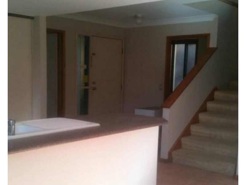 174 Greenacre Drive, Arundel QLD 4214