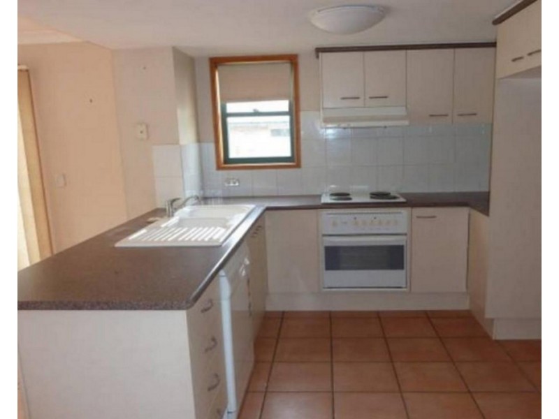 174 Greenacre Drive, Arundel QLD 4214