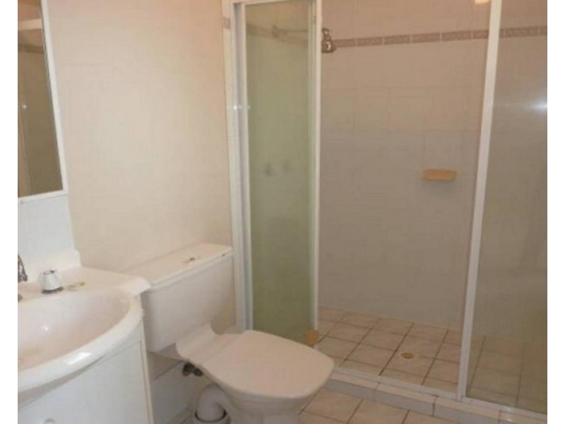 174 Greenacre Drive, Arundel QLD 4214