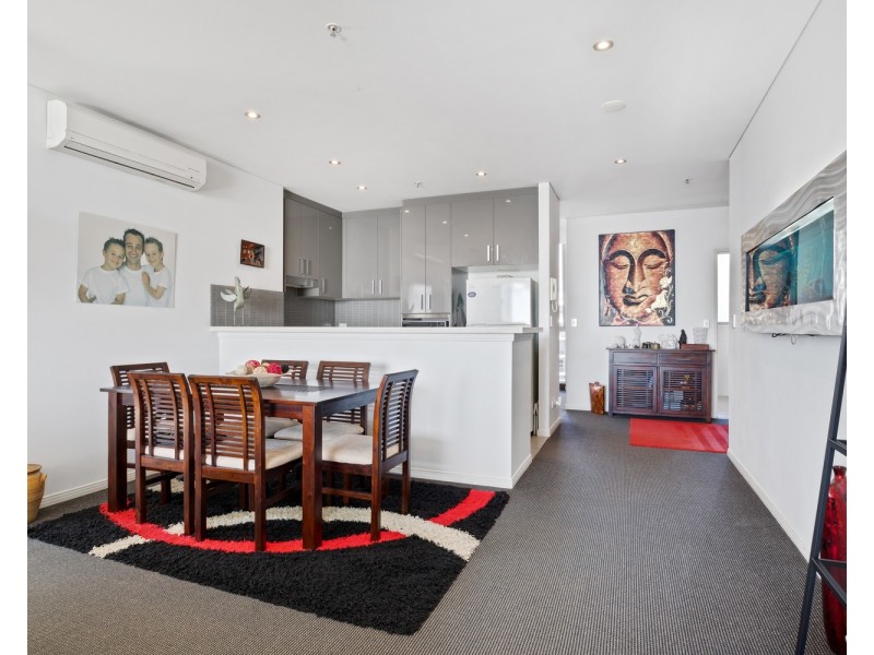 1206/4 Como Crescent, Southport QLD 4215