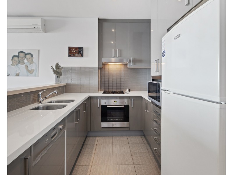 1206/4 Como Crescent, Southport QLD 4215