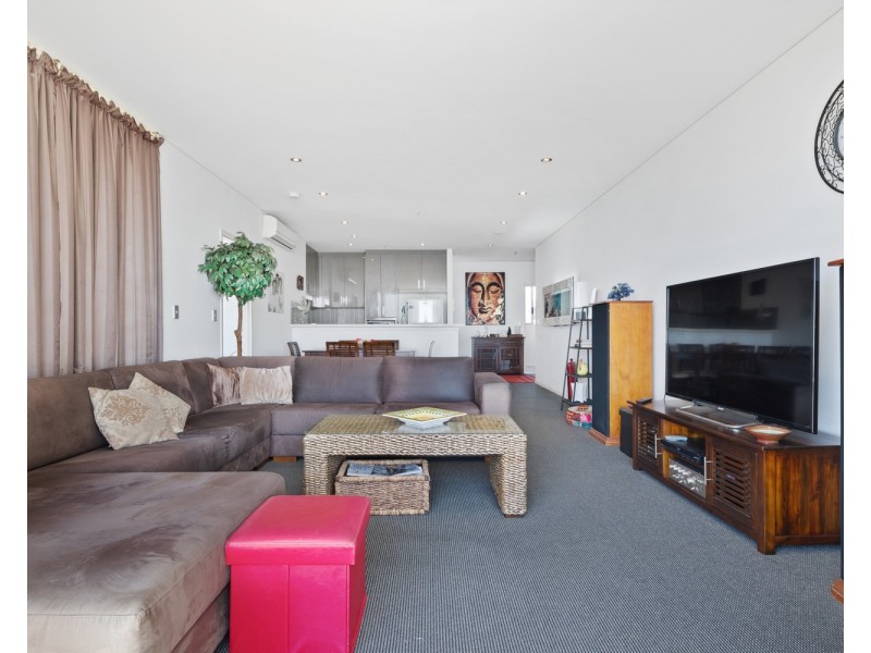 1206/4 Como Crescent, Southport QLD 4215