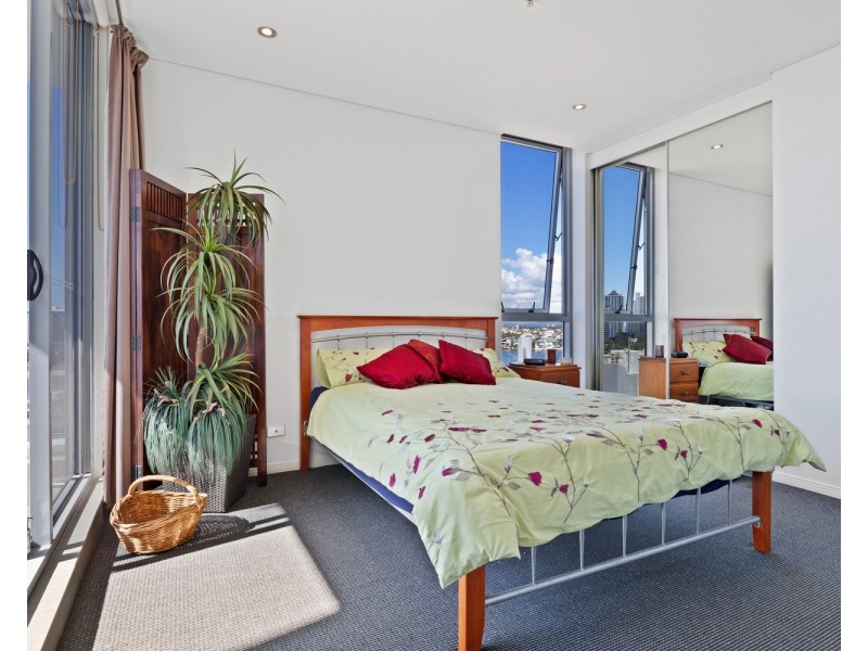 1206/4 Como Crescent, Southport QLD 4215