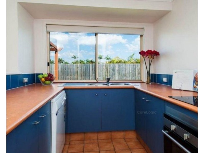 2/26 Crystal Reef Drive, Coombabah QLD 4216