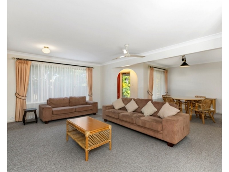 1/61A Eugaree Street, Southport QLD 4215