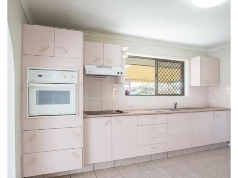 15 Mediterranean Drive, Benowa QLD 4217